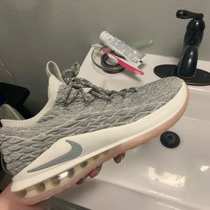 Nike Lebron 15 low